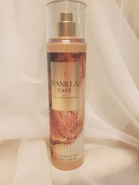 🍦VANILLA CAFE BATH & BODY WORKS  NEW